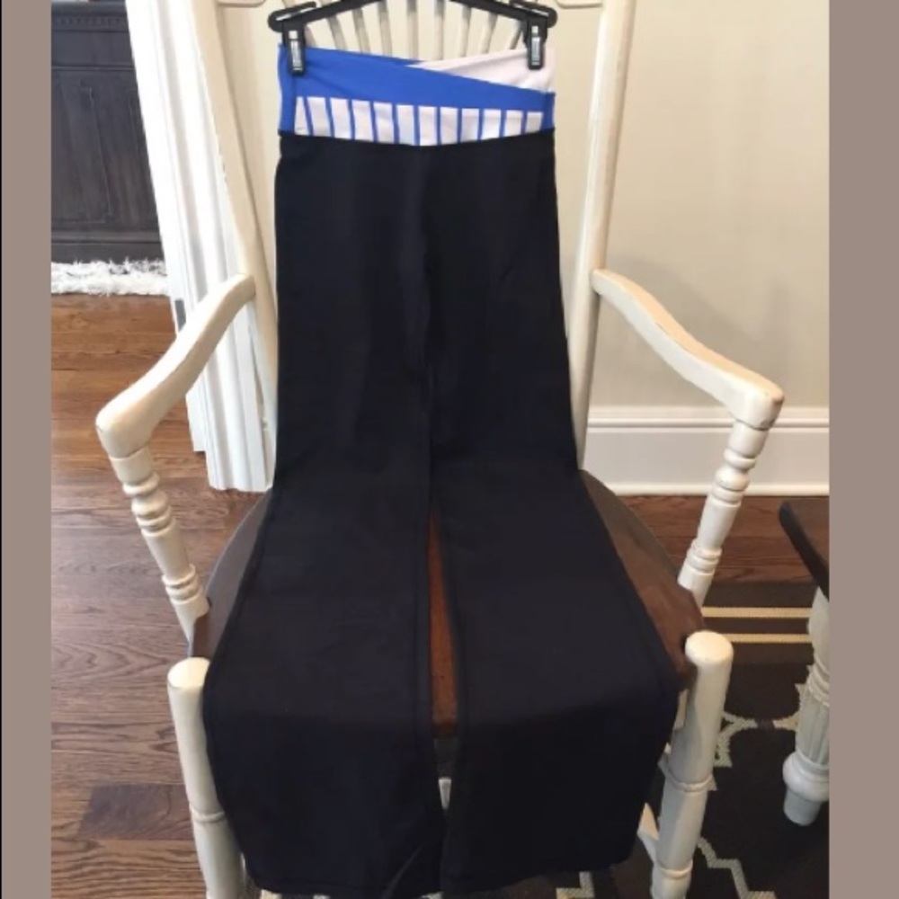Lululemon groove pants- size 2 tall